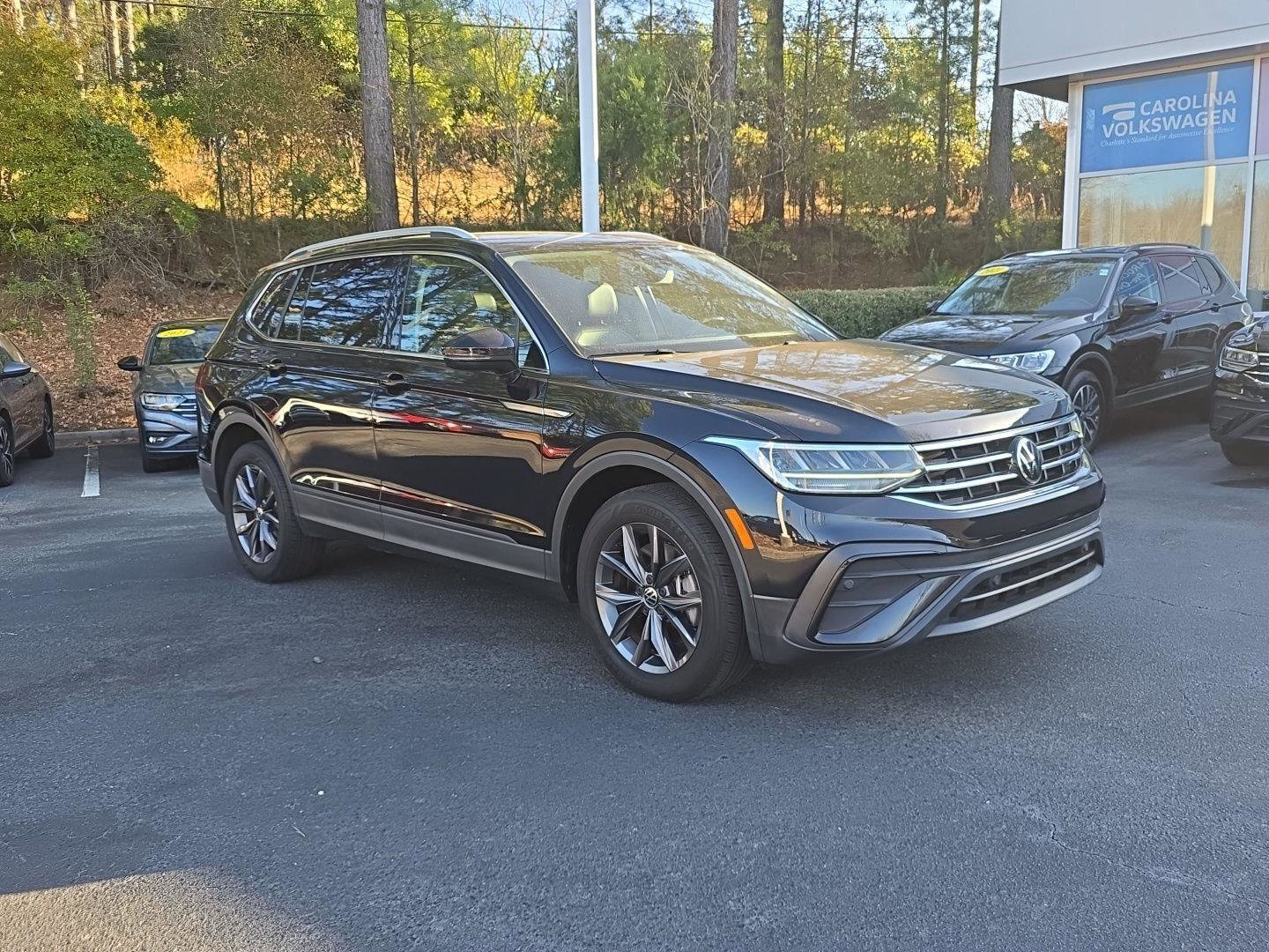 Used 2022 Volkswagen Tiguan SE w/ Panoramic Sunroof Package video 1