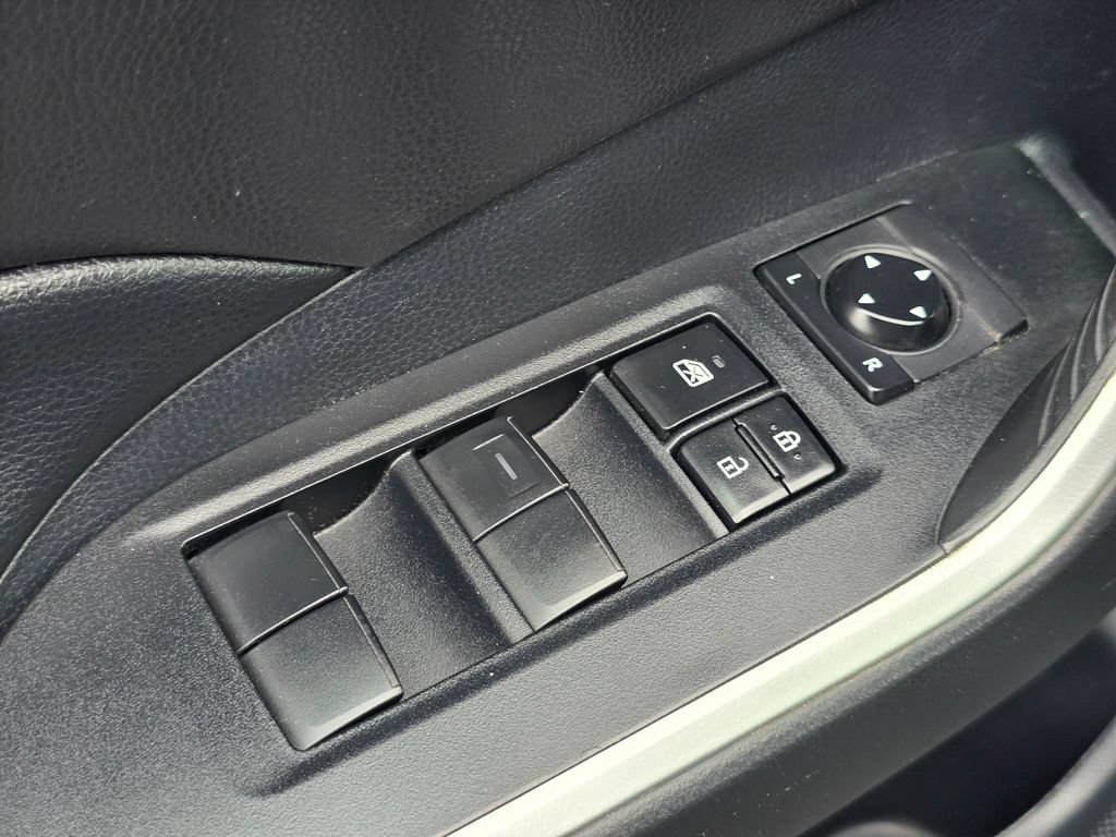 Used 2020 Toyota RAV4 LE AWD/4WD image 20