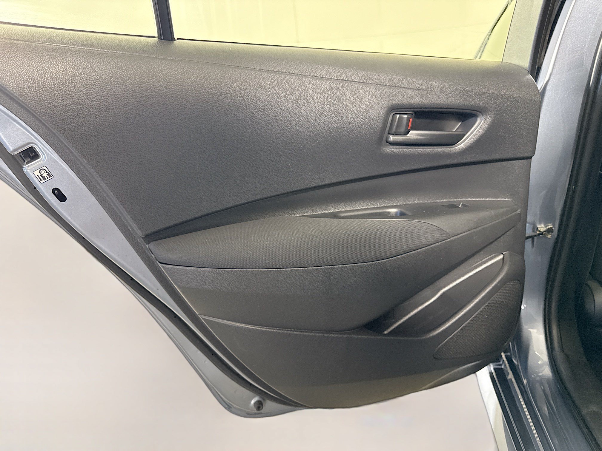 Used 2022 Toyota Corolla LE FWD image 25