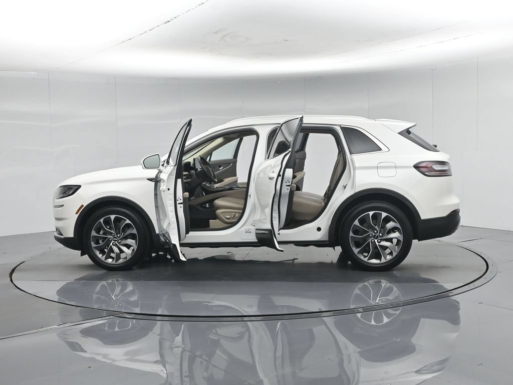 Used 2023 Lincoln Nautilus Reserve w/ Luxury Package AWD/4WD image 37