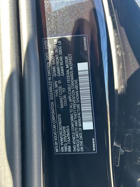 Certified 2025 Volvo XC60 B5 Plus AWD/4WD image 28