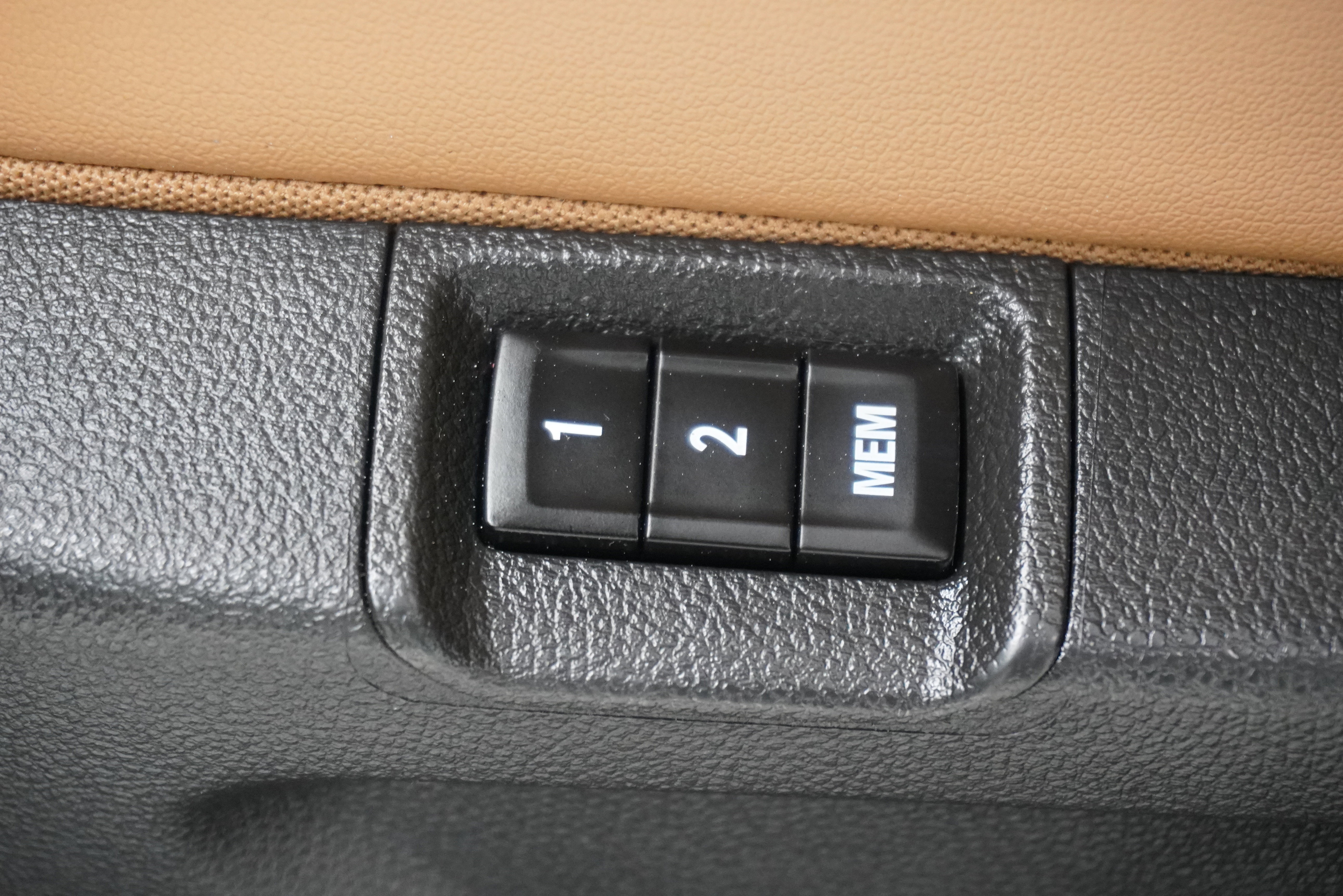 Used 2017 Buick Encore Premium w/ Experience Buick Package image 16