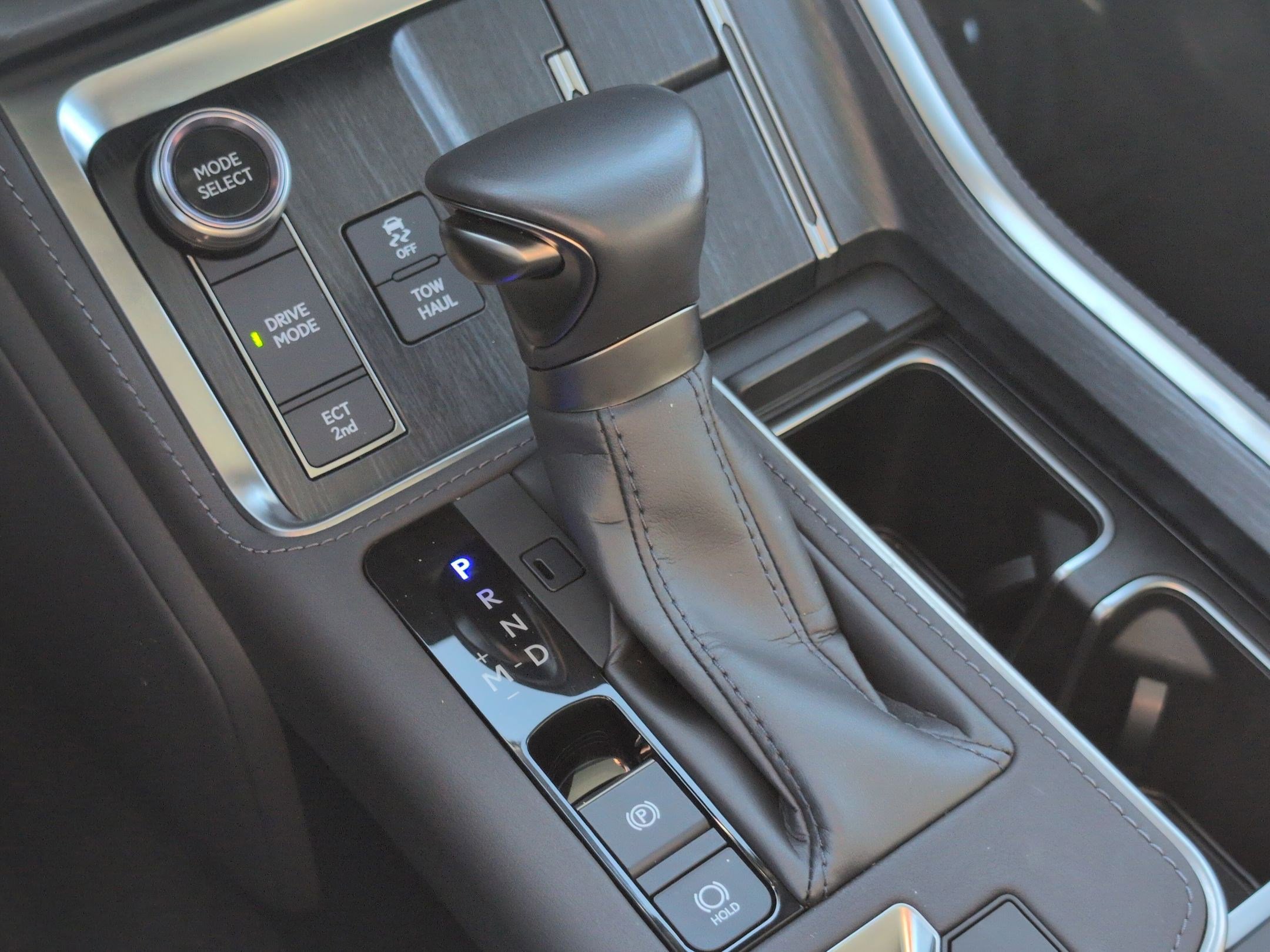 Used 2024 Lexus GX 550 w/ Accessory Package (2T) image 23