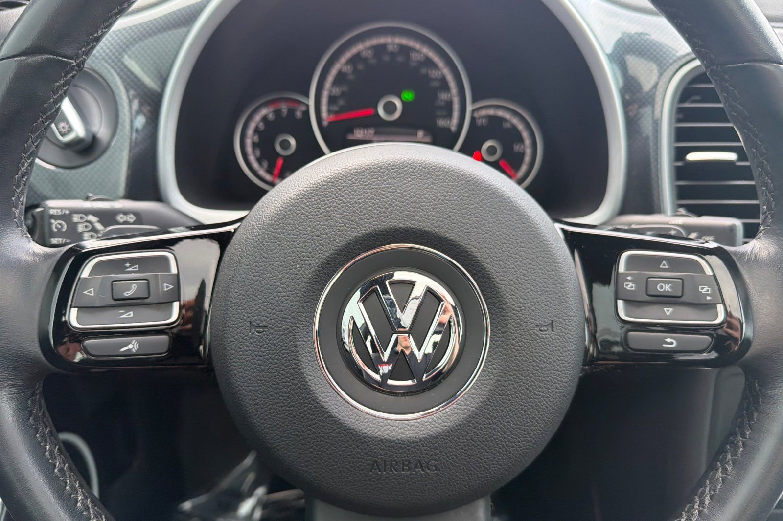 Used 2014 Volkswagen Beetle R-Line image 21