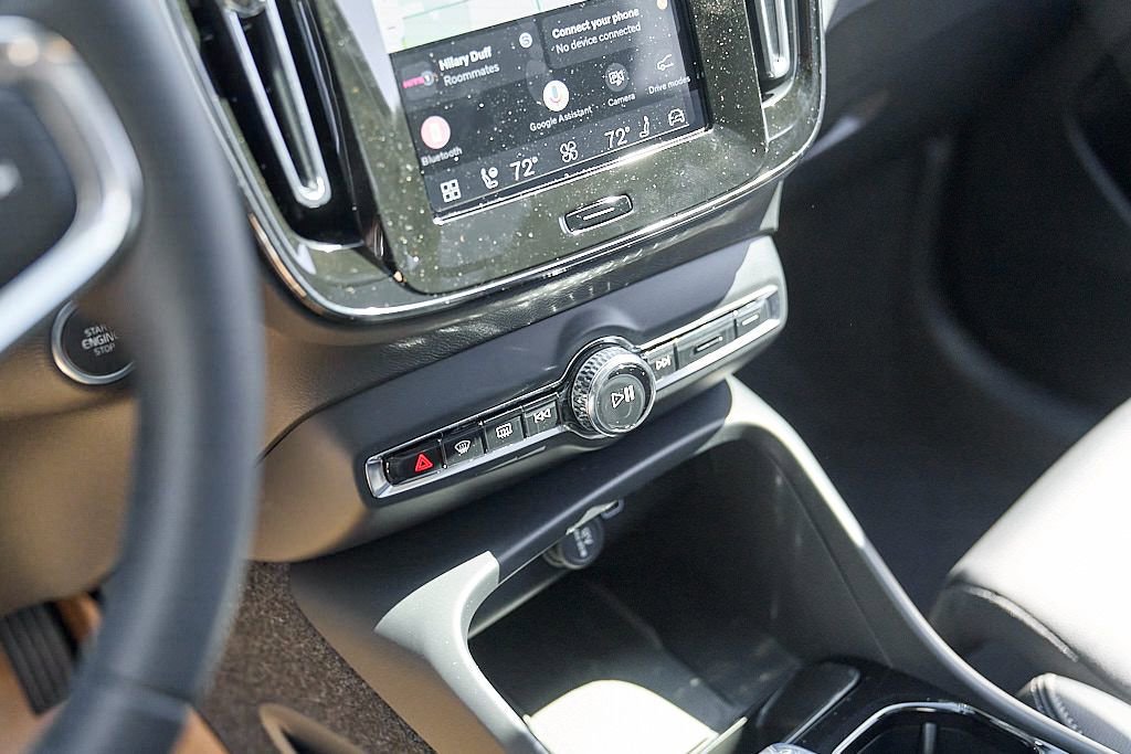 New 2026 Volvo XC40 B5 Plus w/ Climate Package AWD/4WD image 15