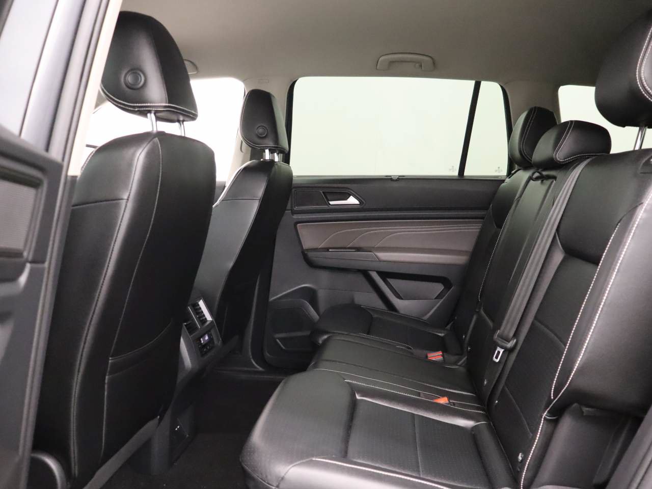 Used 2022 Volkswagen Atlas SE FWD image 16