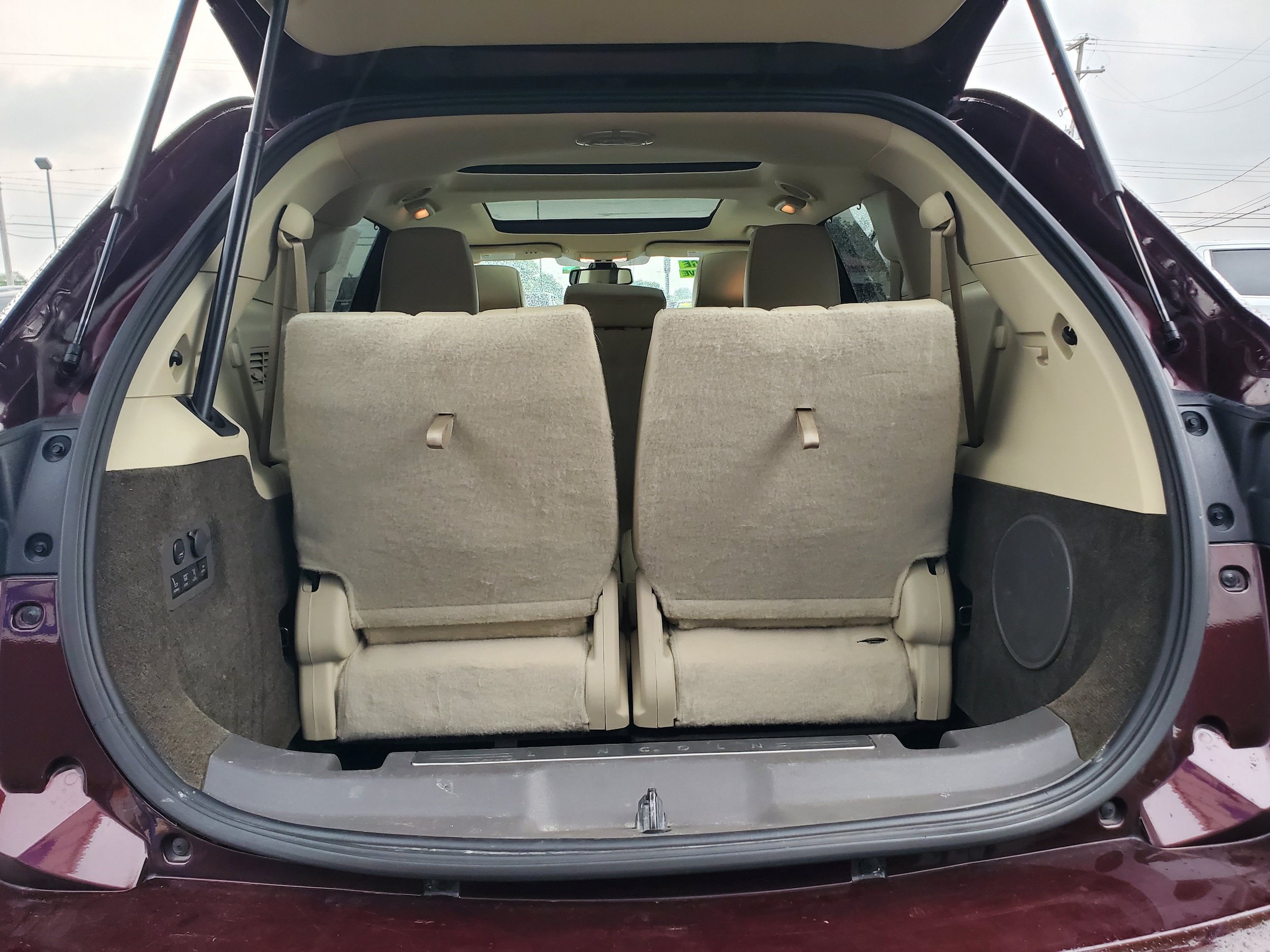 Used 2019 Lincoln MKT AWD image 25