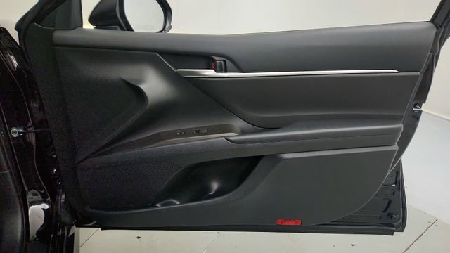 Used 2023 Toyota Camry LE image 23