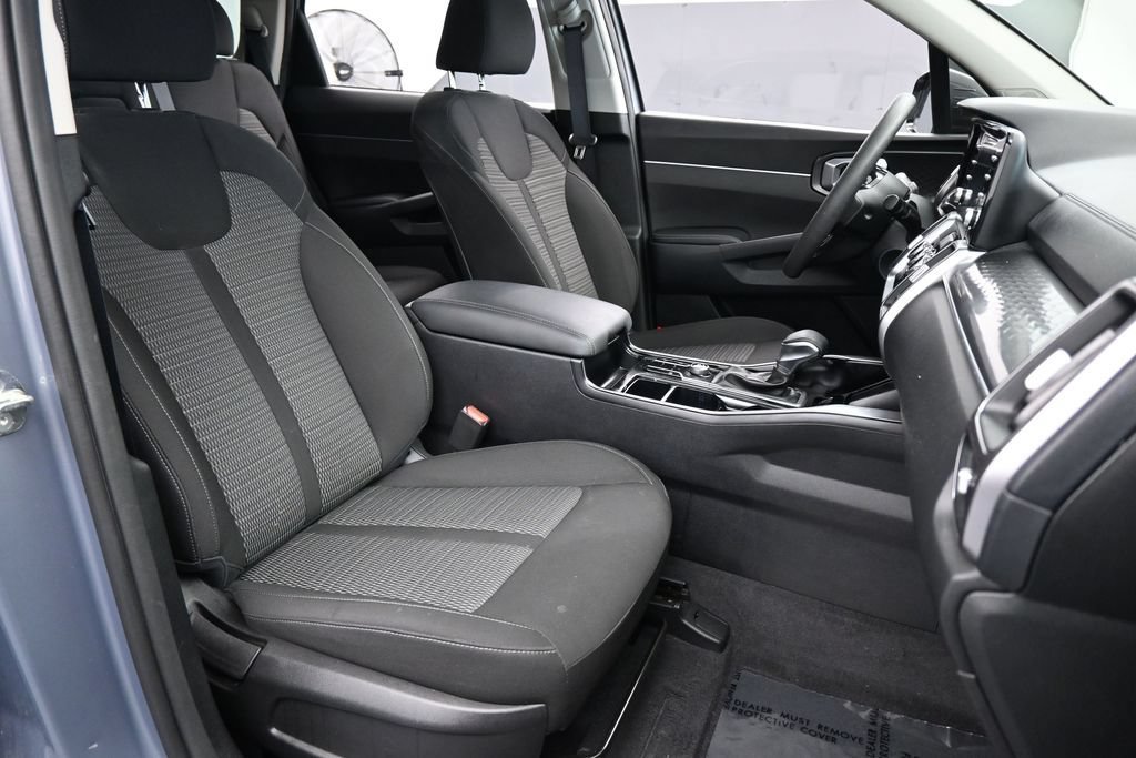Used 2023 Kia Sorento LX FWD image 44