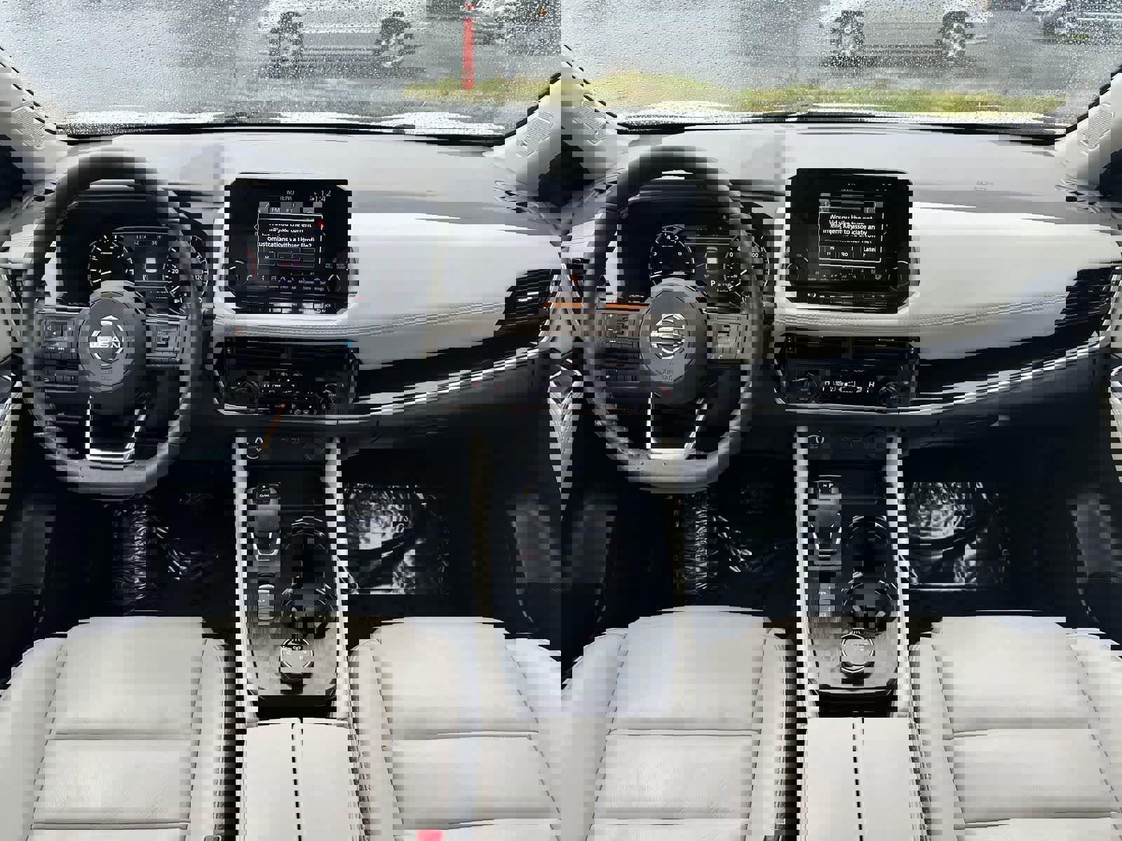 Used 2023 Nissan Rogue SL w/ SL Premium Package image 9