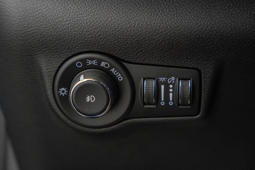 New 2026 Jeep Compass Limited image 44