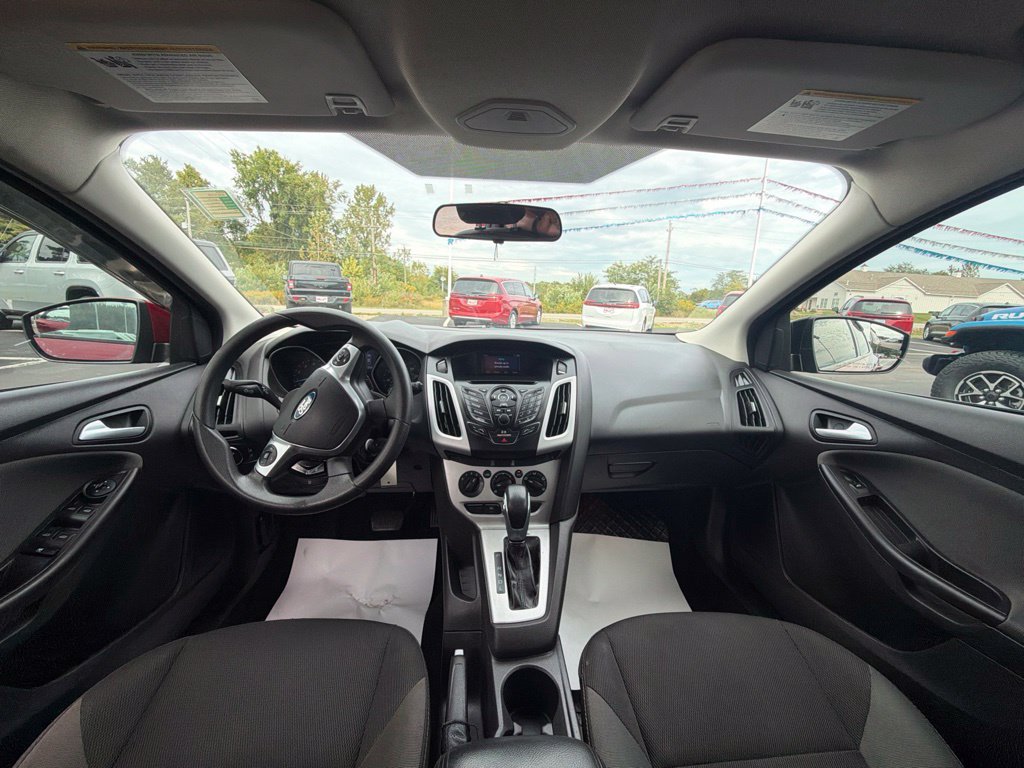 Used 2014 Ford Focus SE FWD image 44