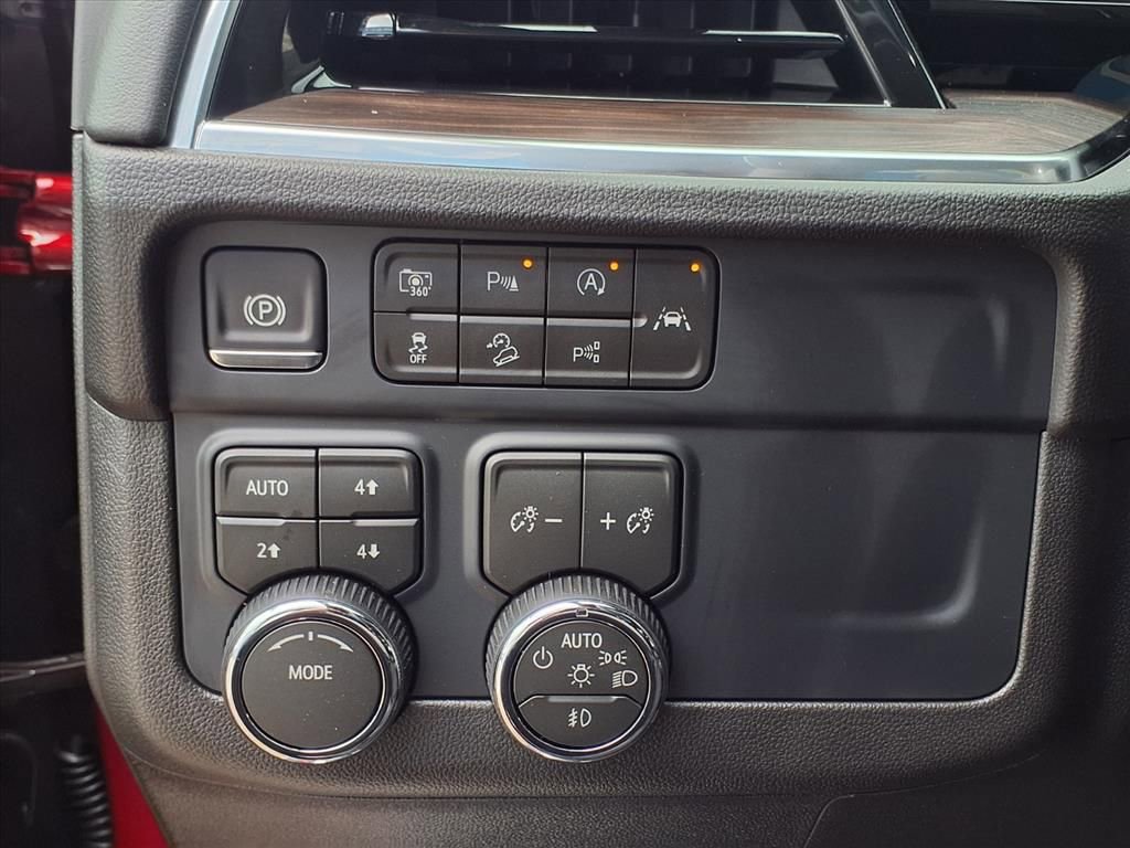 New 2026 Chevrolet Suburban Z71 w/ Comfort Package AWD/4WD image 19