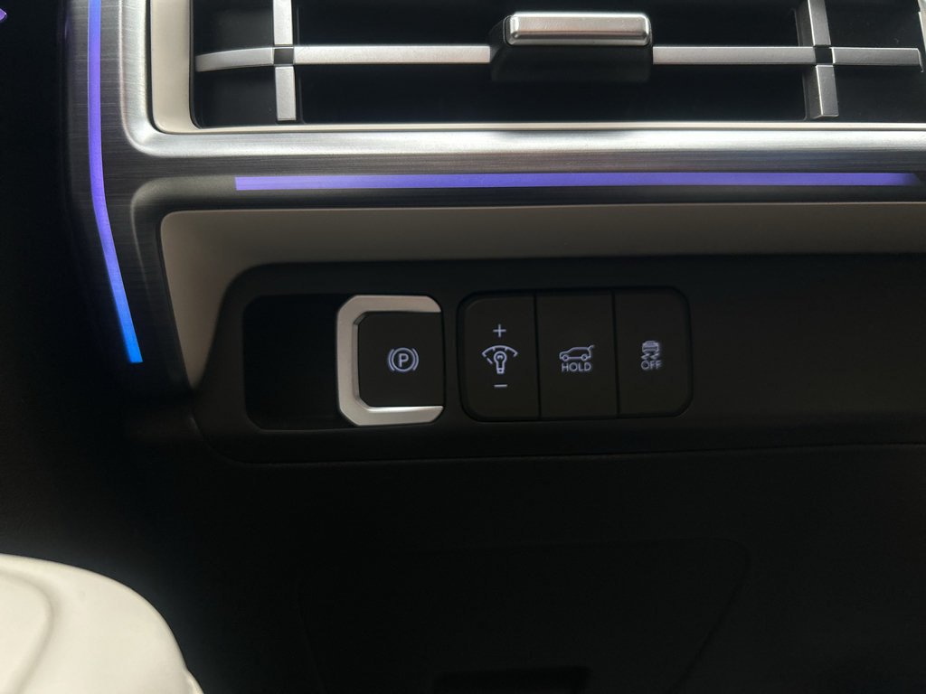 Used 2024 Hyundai Santa Fe Calligraphy FWD image 29