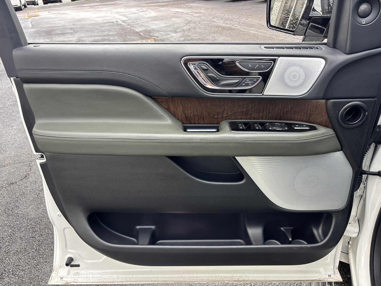 Certified 2023 Lincoln Navigator Black Label image 11