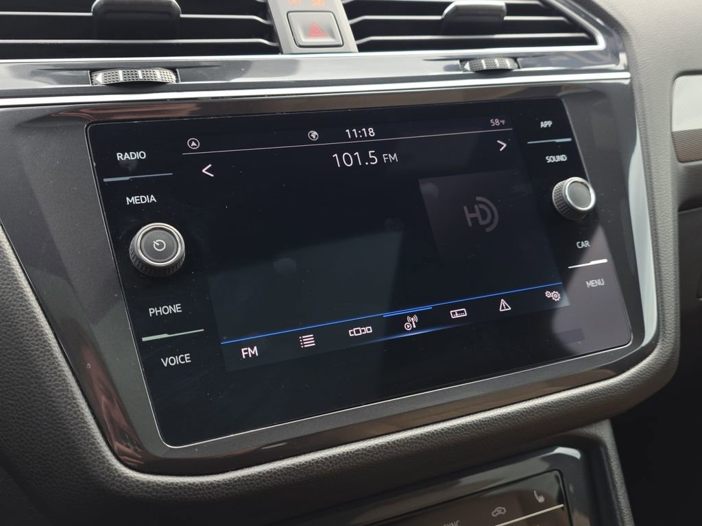 Used 2024 Volkswagen Tiguan SE image 18