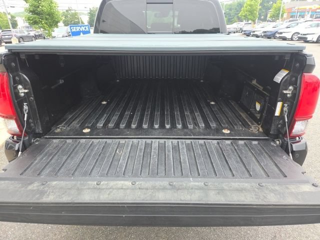 Used 2019 Toyota Tacoma TRD Off-Road AWD/4WD image 8