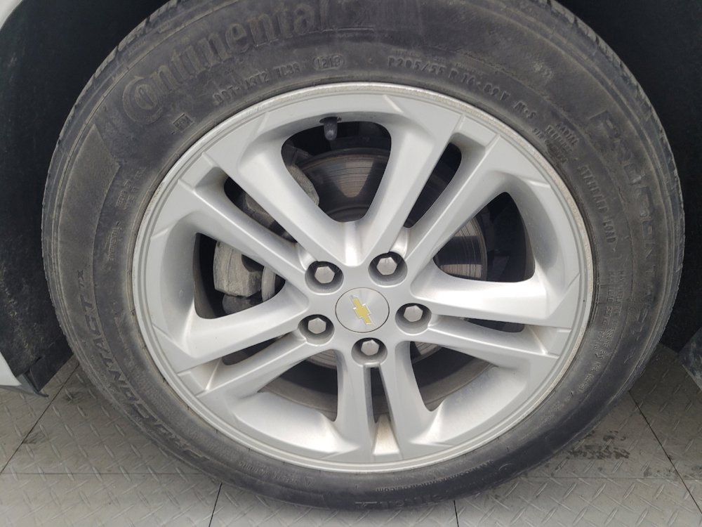 Used 2017 Chevrolet Cruze LT w/ Convenience Package image 31