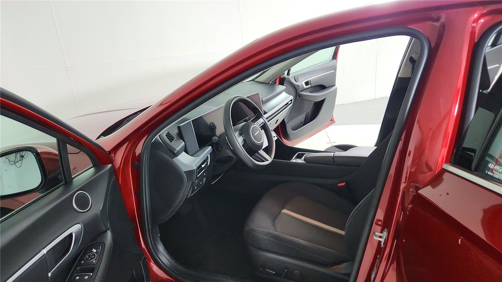 Used 2025 Hyundai Sonata SEL FWD image 9