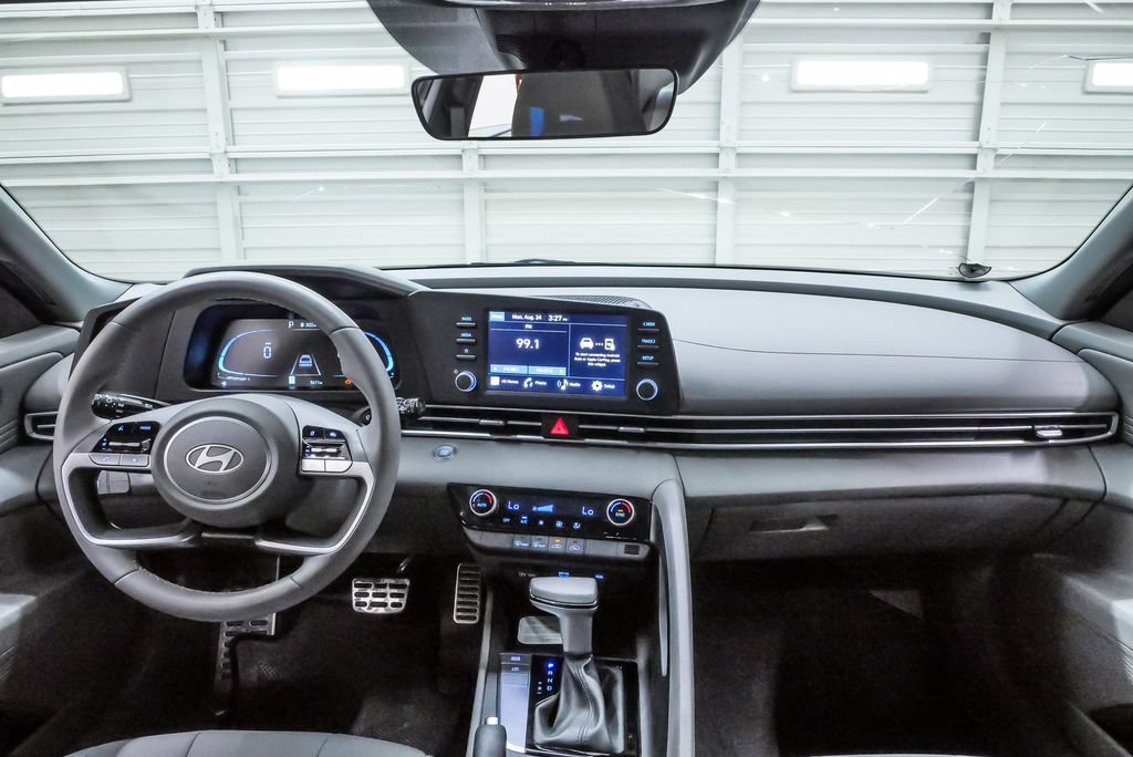 Certified 2026 Hyundai Elantra Sport FWD image 15