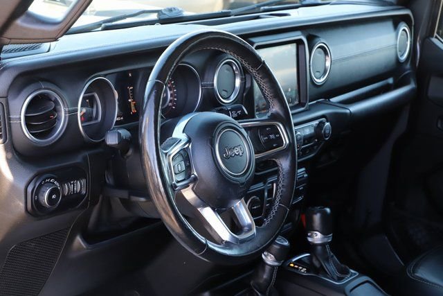 Used 2018 Jeep Wrangler Unlimited Sahara w/ Dual Top Group AWD/4WD image 13