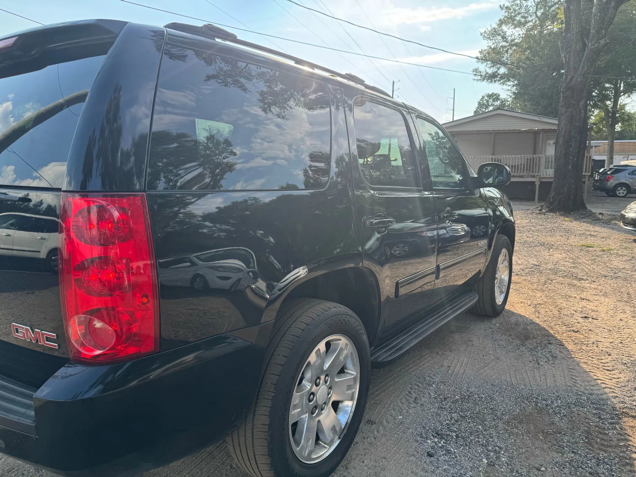 Used 2013 GMC Yukon SLE w/ Convenience Package image 8