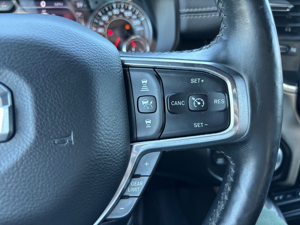 Used 2019 RAM 1500 Laramie AWD/4WD image 17