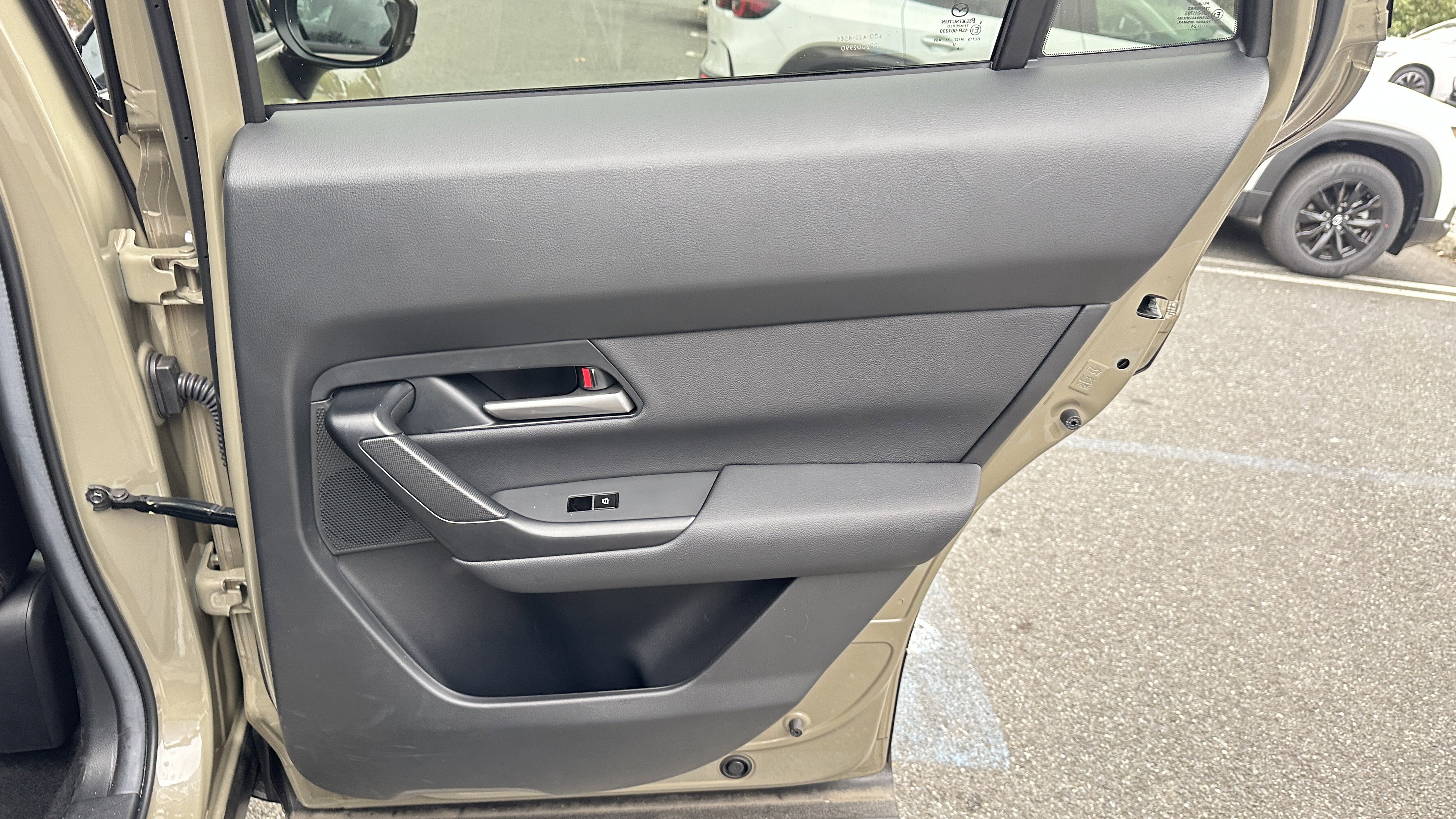 Certified 2025 MAZDA CX-50 AWD 2.5 Turbo w/ Premium Pkg image 36