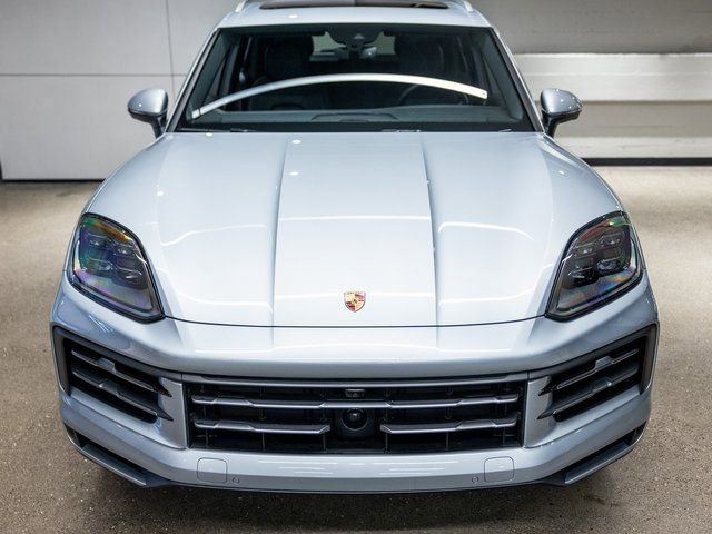 Certified 2025 Porsche Cayenne AWD/4WD image 12