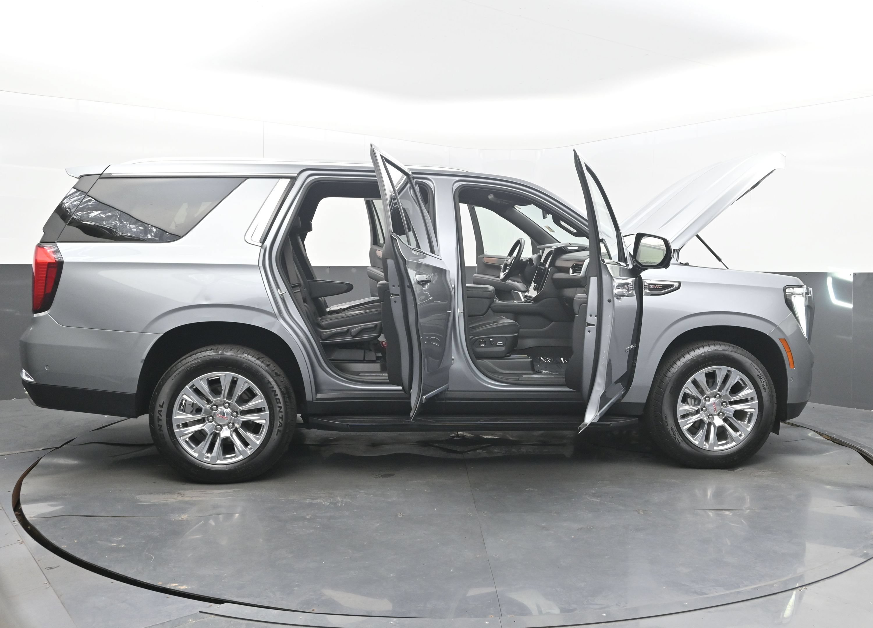 Used 2025 GMC Yukon Denali RWD image 52