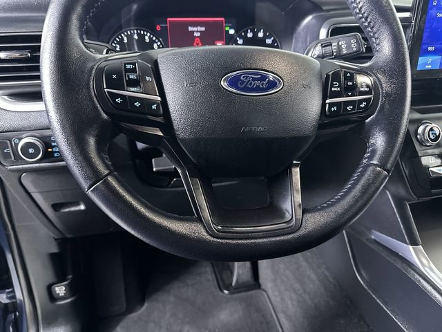 Used 2020 Ford Explorer XLT w/ Equipment Group 202A AWD/4WD image 11