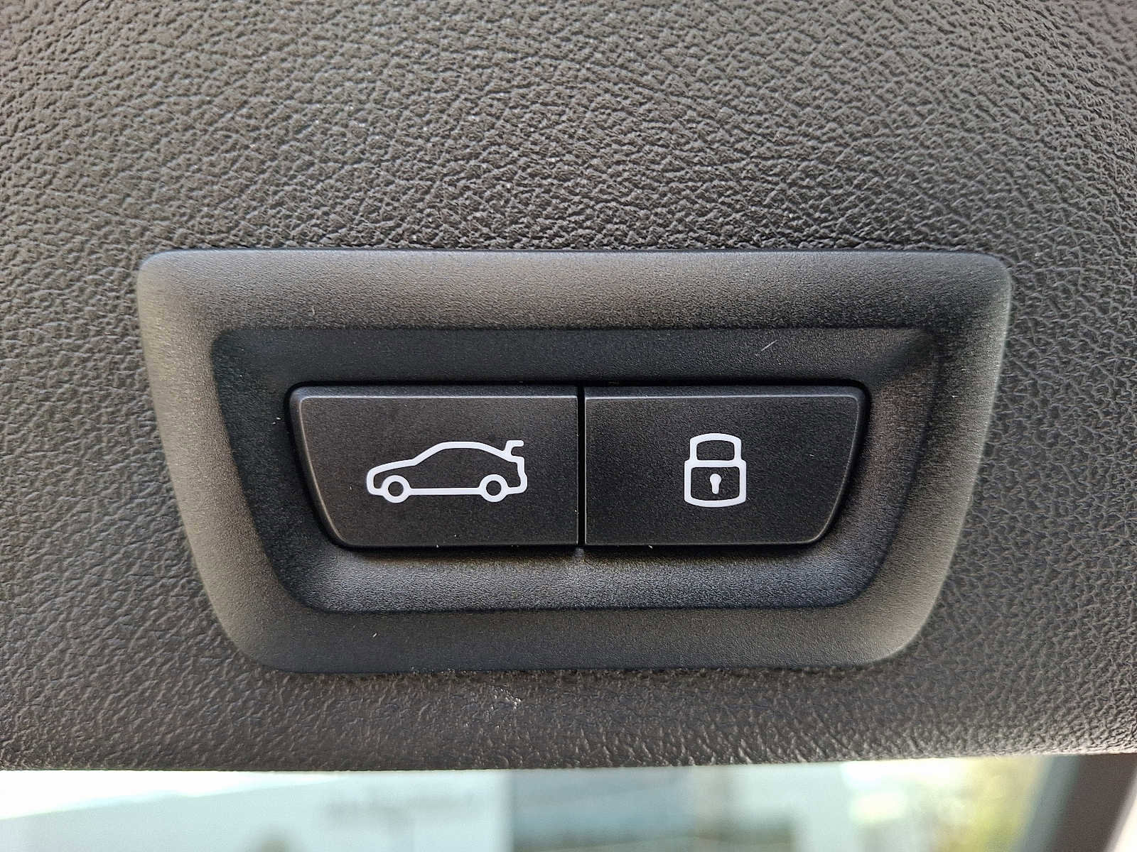 Used 2025 BMW X6 xDrive40i image 29