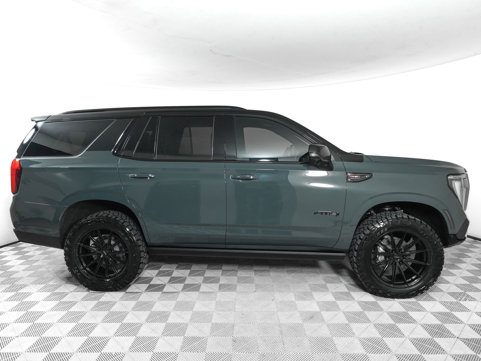 Used 2026 GMC Yukon AT4 Ultimate AWD/4WD image 4