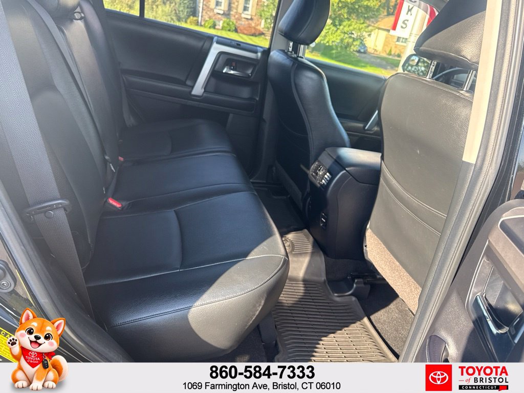 Used 2017 Toyota 4Runner SR5 AWD/4WD image 39