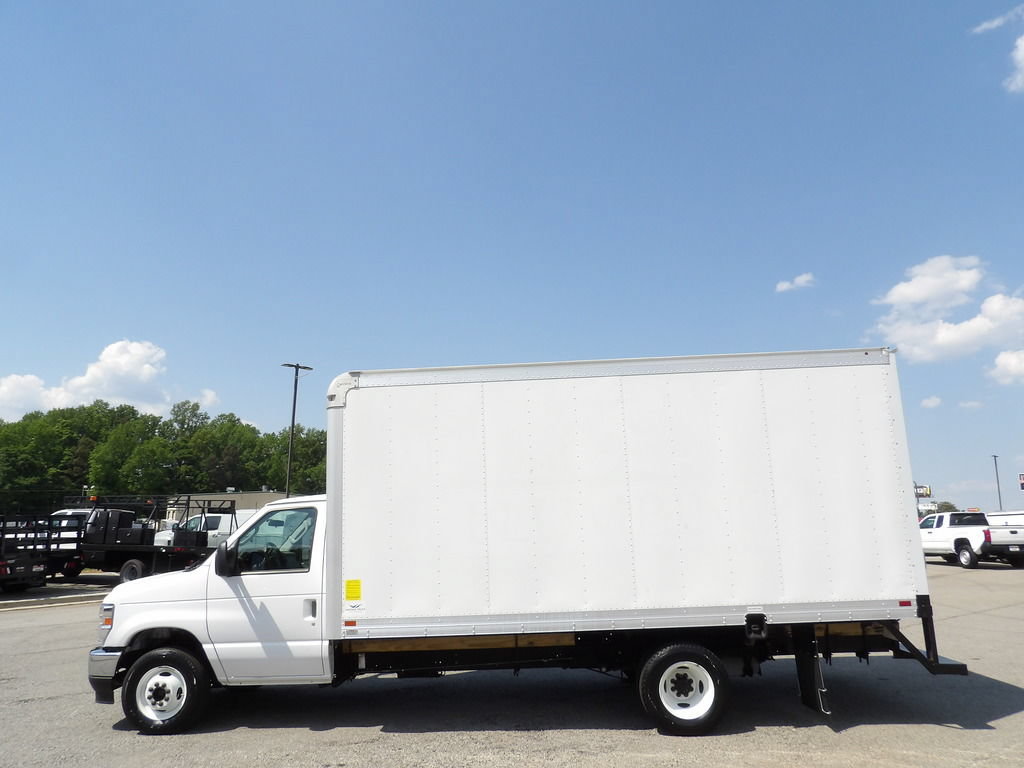Used 2024 Ford E-450 and Econoline 450 Super Duty w/ Power Windows & Locks Group RWD image 49