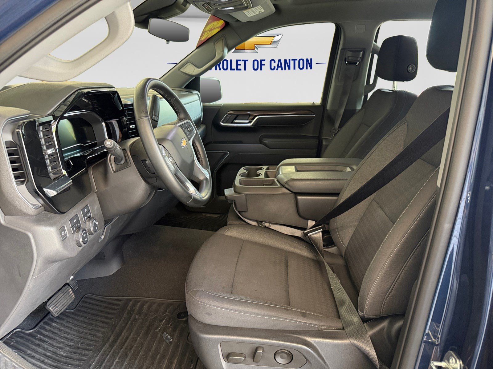 Used 2023 Chevrolet Silverado 1500 LT AWD/4WD image 9