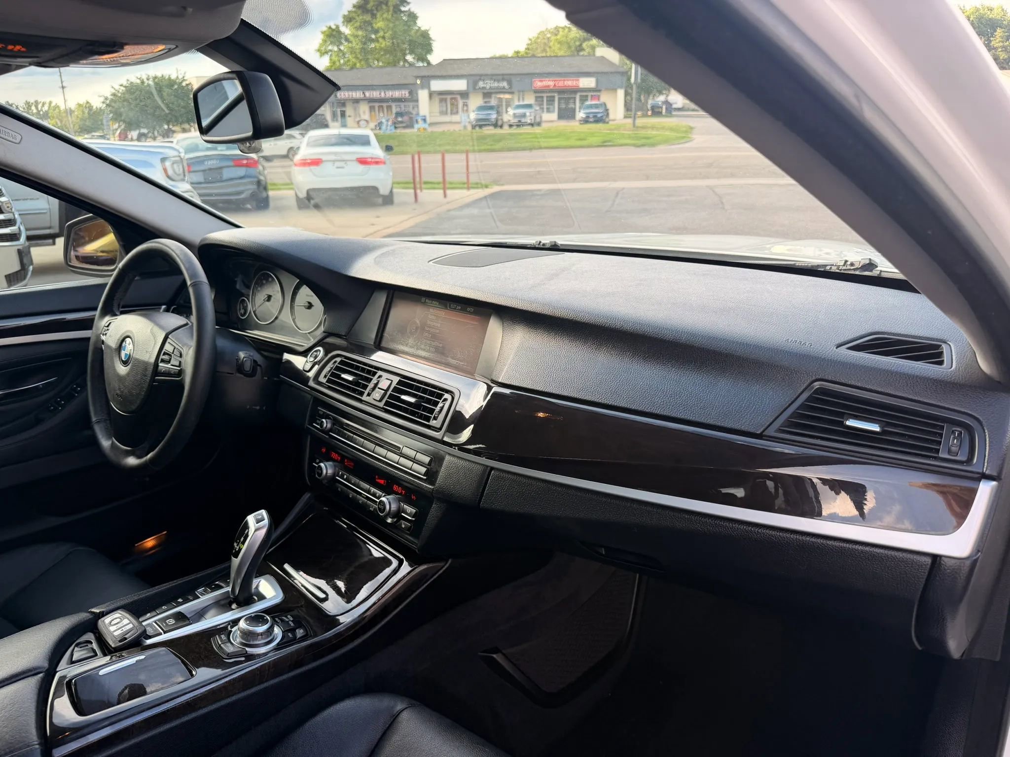 Used 2013 BMW 528i xDrive Sedan AWD/4WD image 31