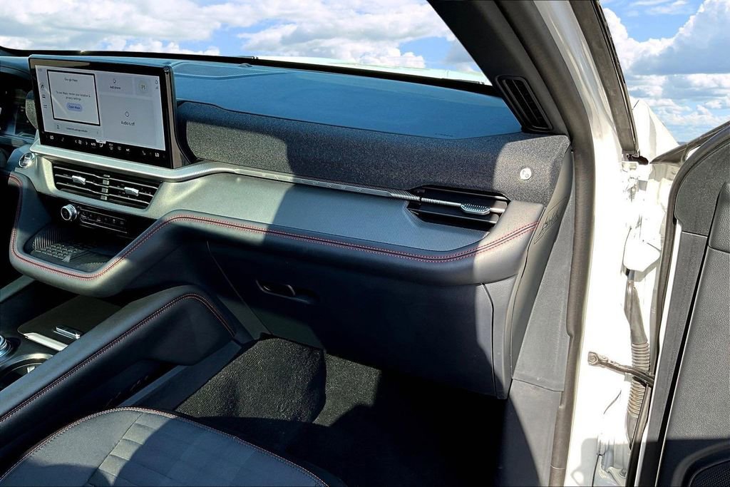 Used 2025 Ford Explorer ST-Line w/ Premium Package image 29