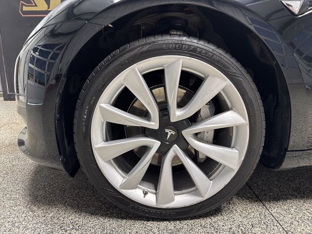 Used 2018 Tesla Model 3 Long Range image 4