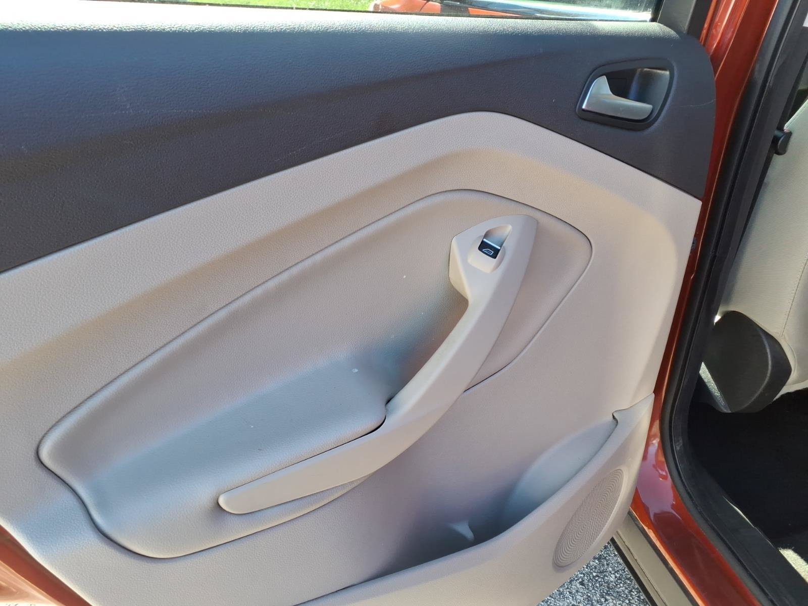 Used 2019 Ford Escape SE AWD/4WD image 16