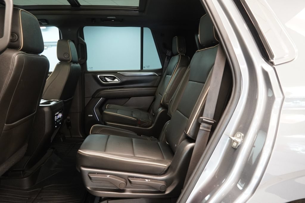 Certified 2022 GMC Yukon SLT w/ SLT Premium Package AWD/4WD image 32