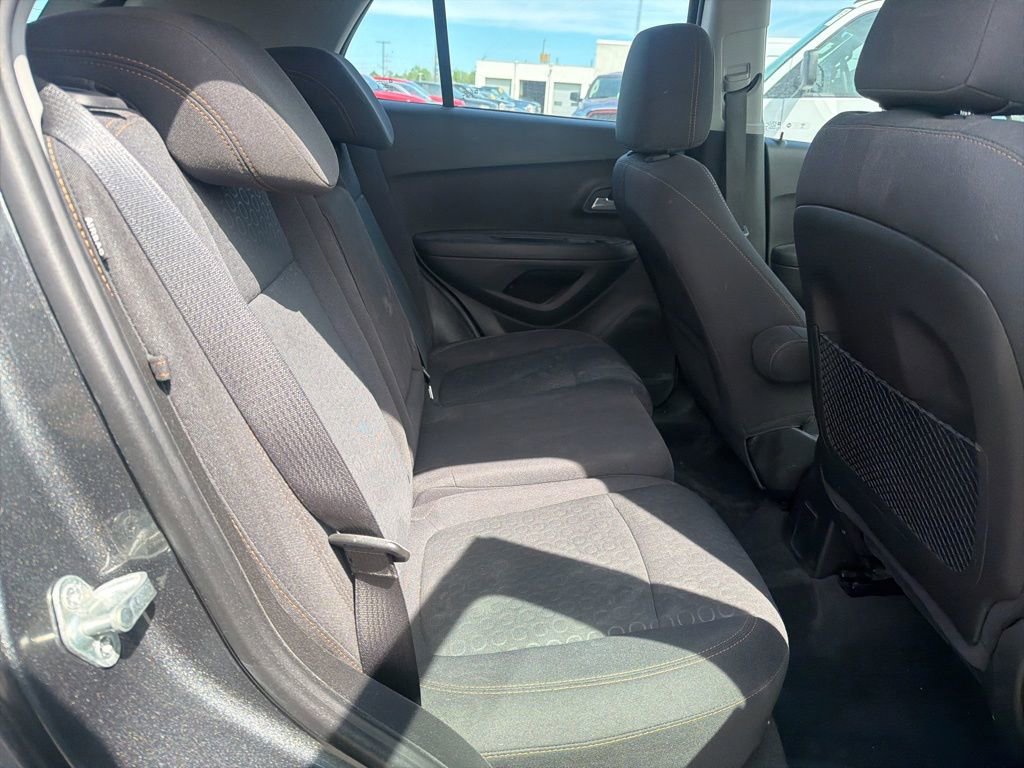 Used 2020 Chevrolet Trax LS AWD/4WD image 23