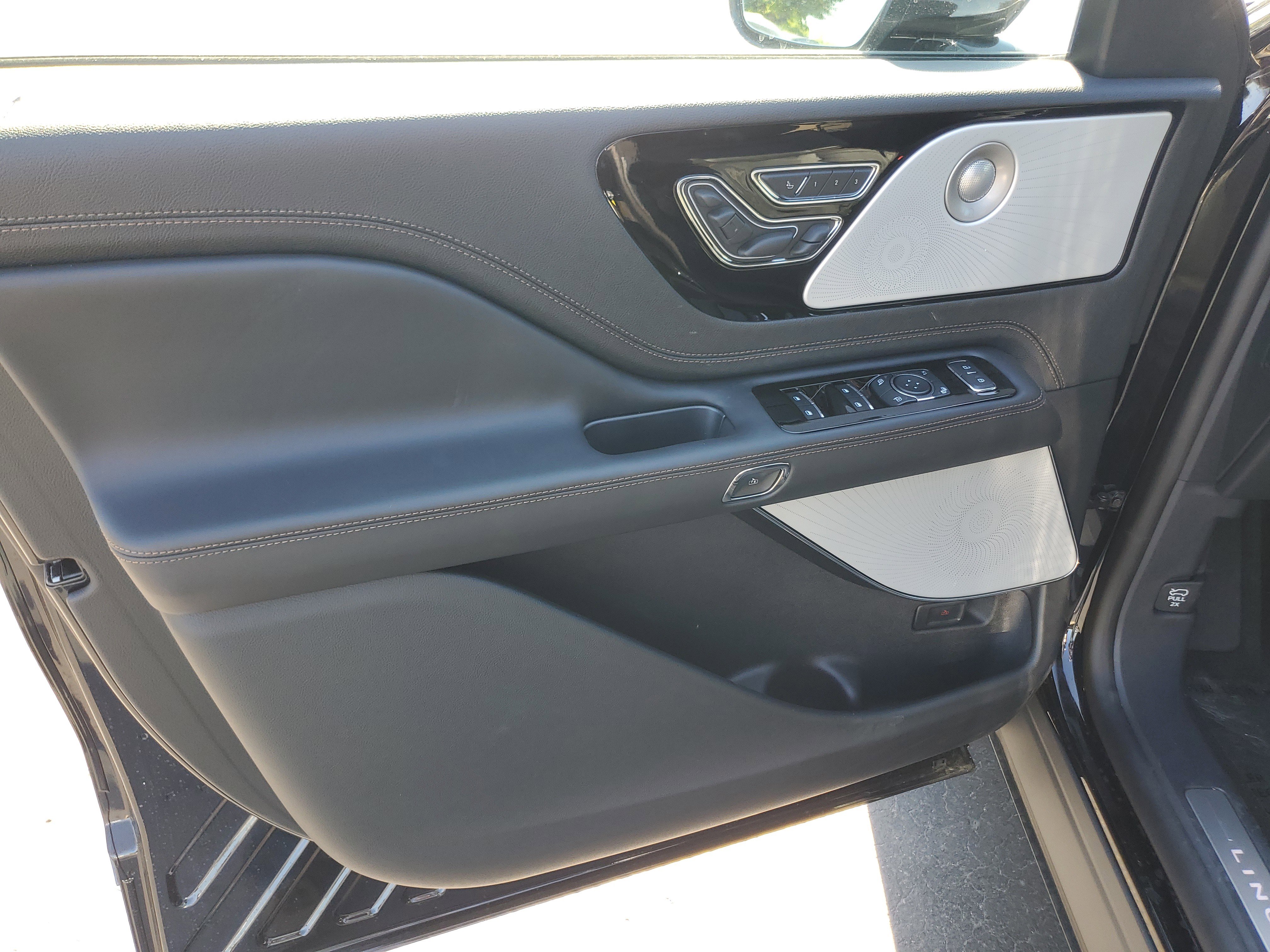 New 2026 Lincoln Aviator Black Label w/ Dynamic Handling Package AWD/4WD image 8