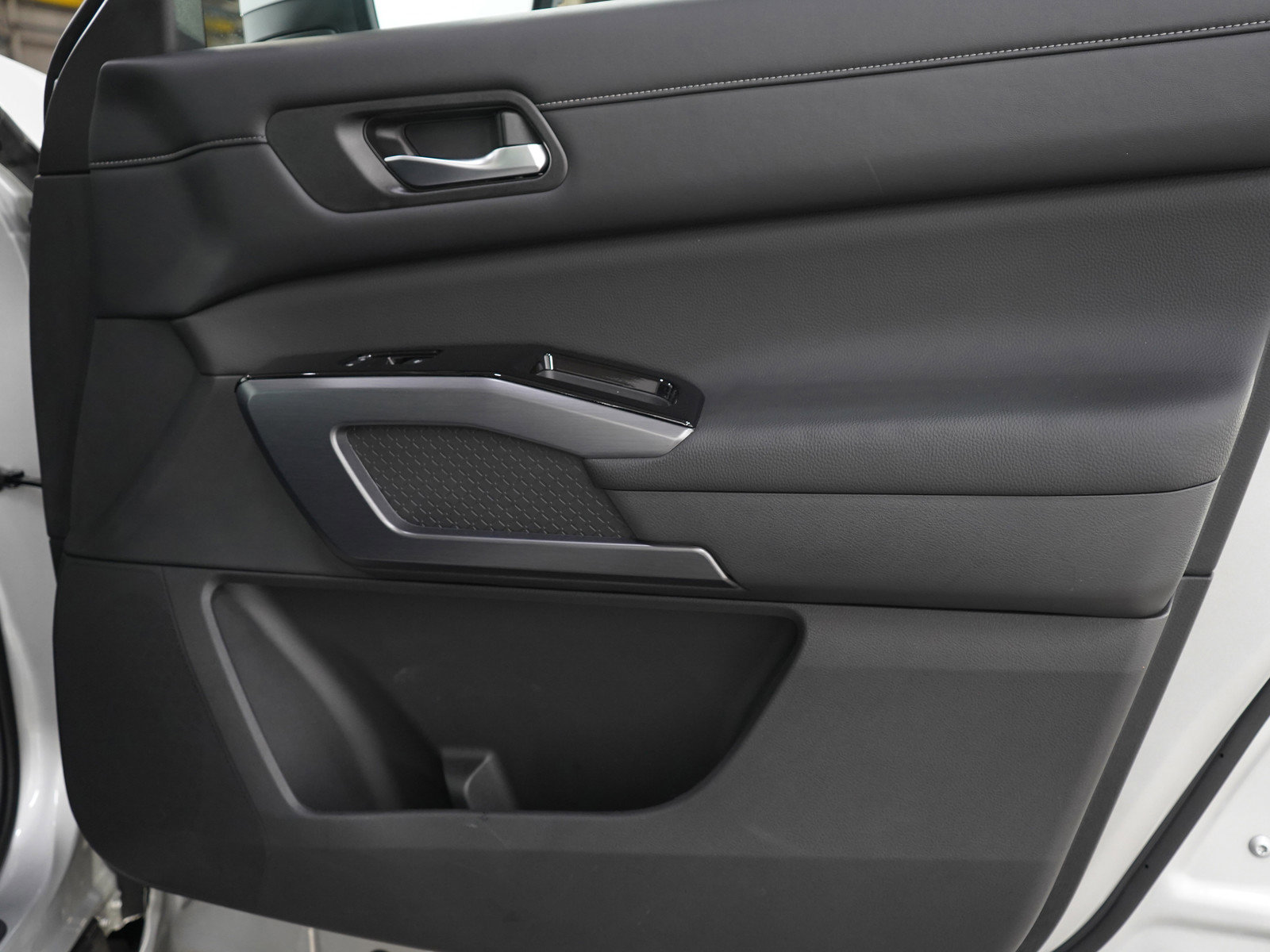 Used 2023 Nissan Pathfinder SL w/ SL Premium Package image 9