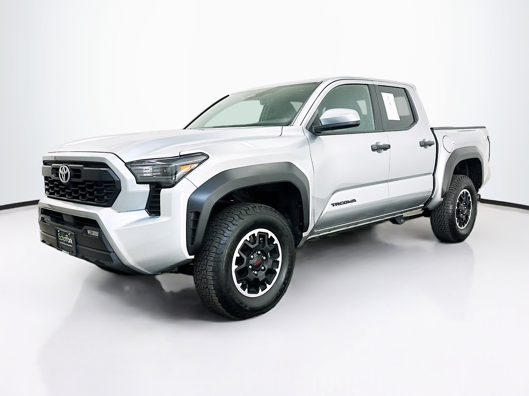 Used 2025 Toyota Tacoma TRD Off-Road AWD/4WD image 3