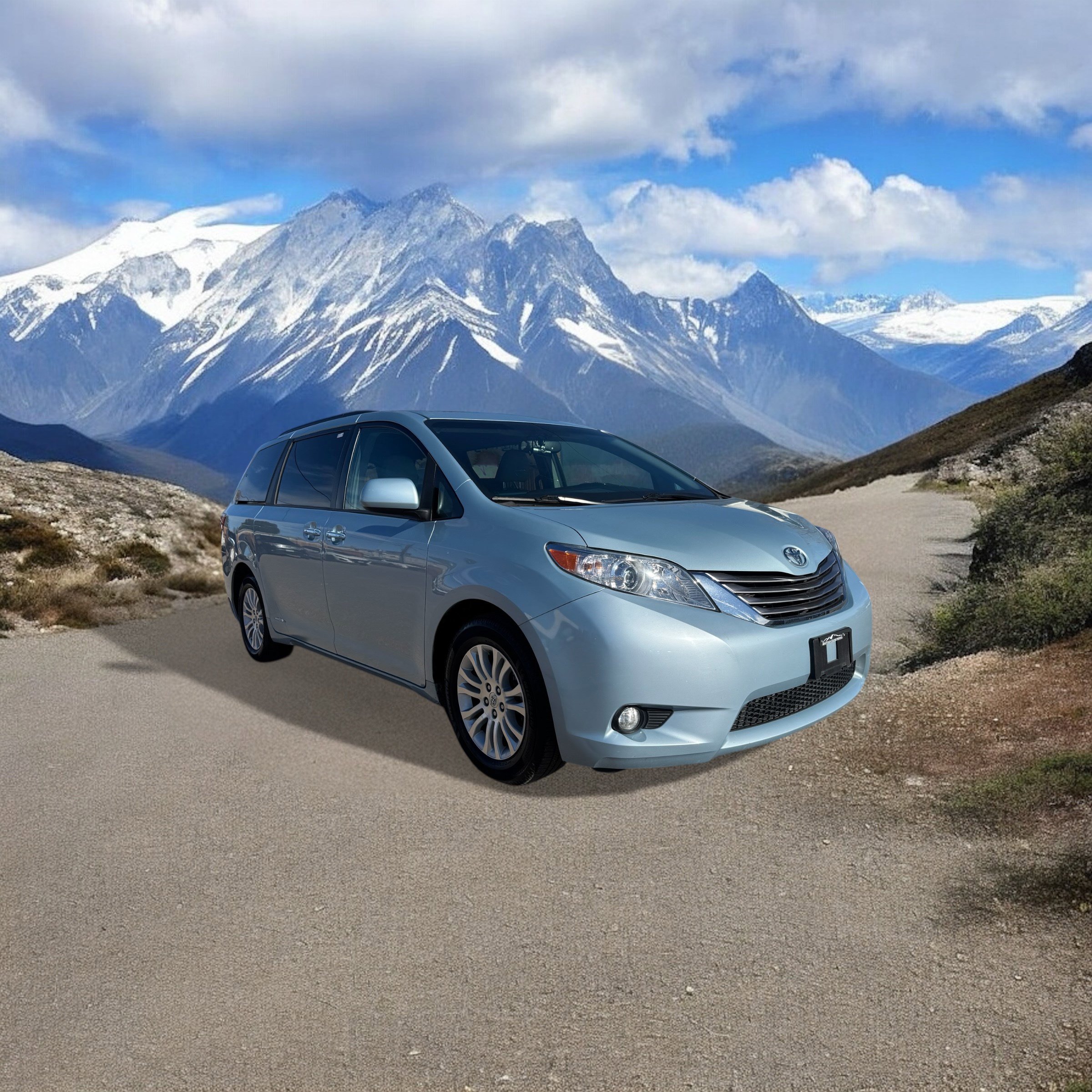 Used 2017 Toyota Sienna XLE image 6