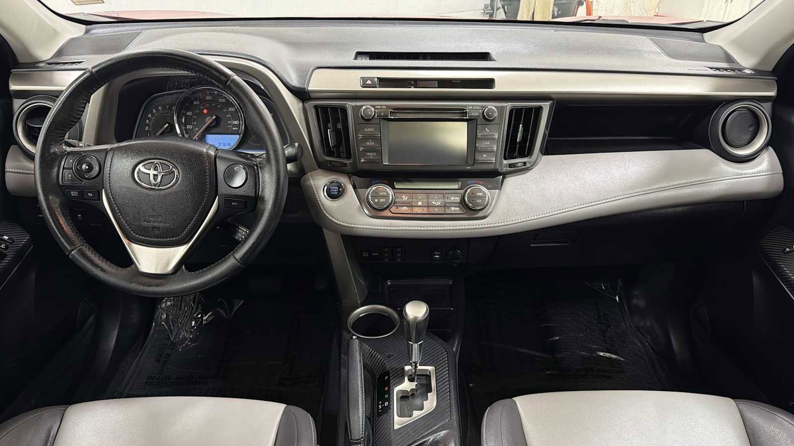 Used 2013 Toyota RAV4 Limited AWD/4WD image 26