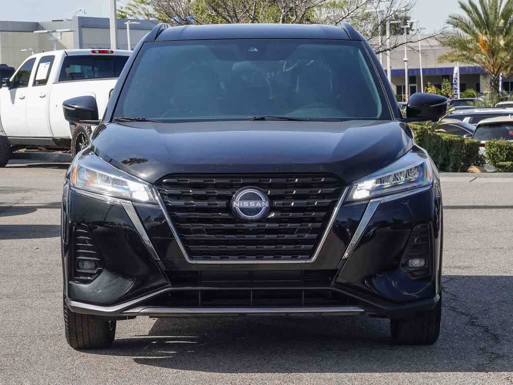 Used 2023 Nissan Kicks SR w/ SR Premium Package image 2