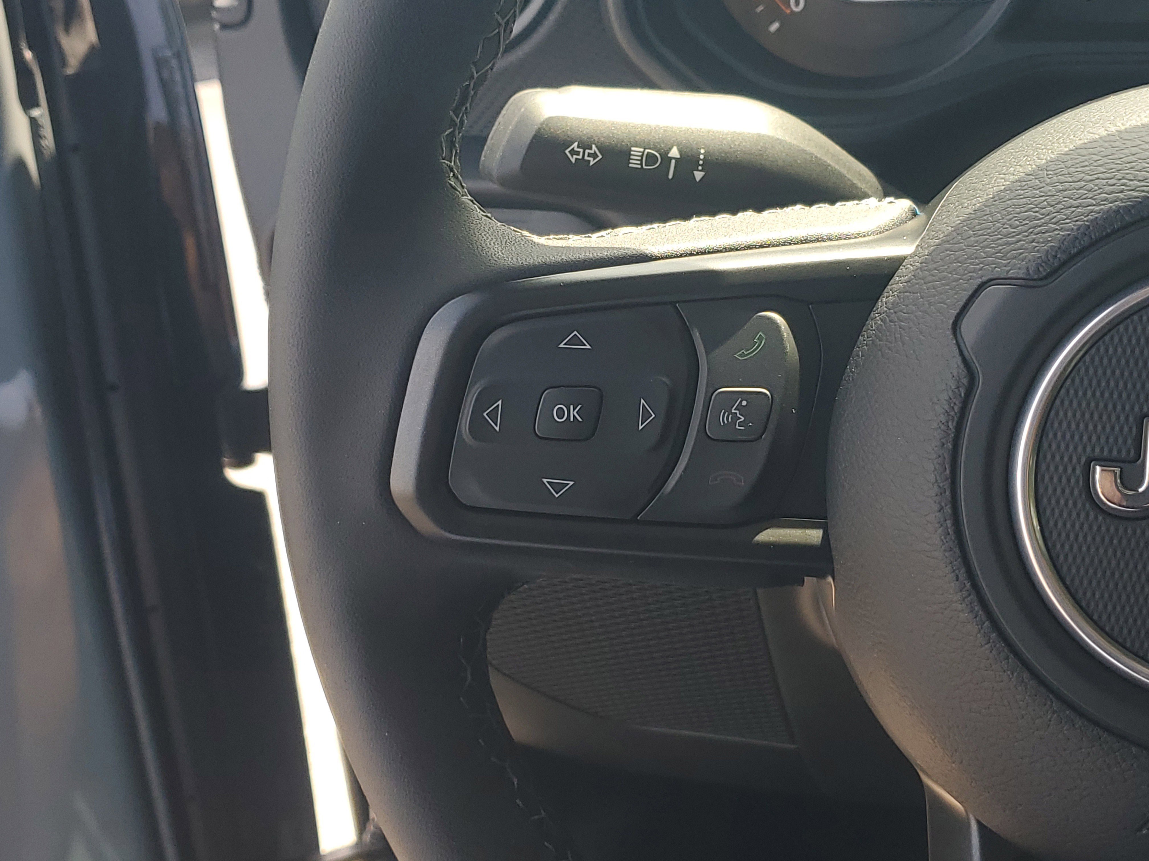 Used 2025 Jeep Gladiator Mojave AWD/4WD image 26