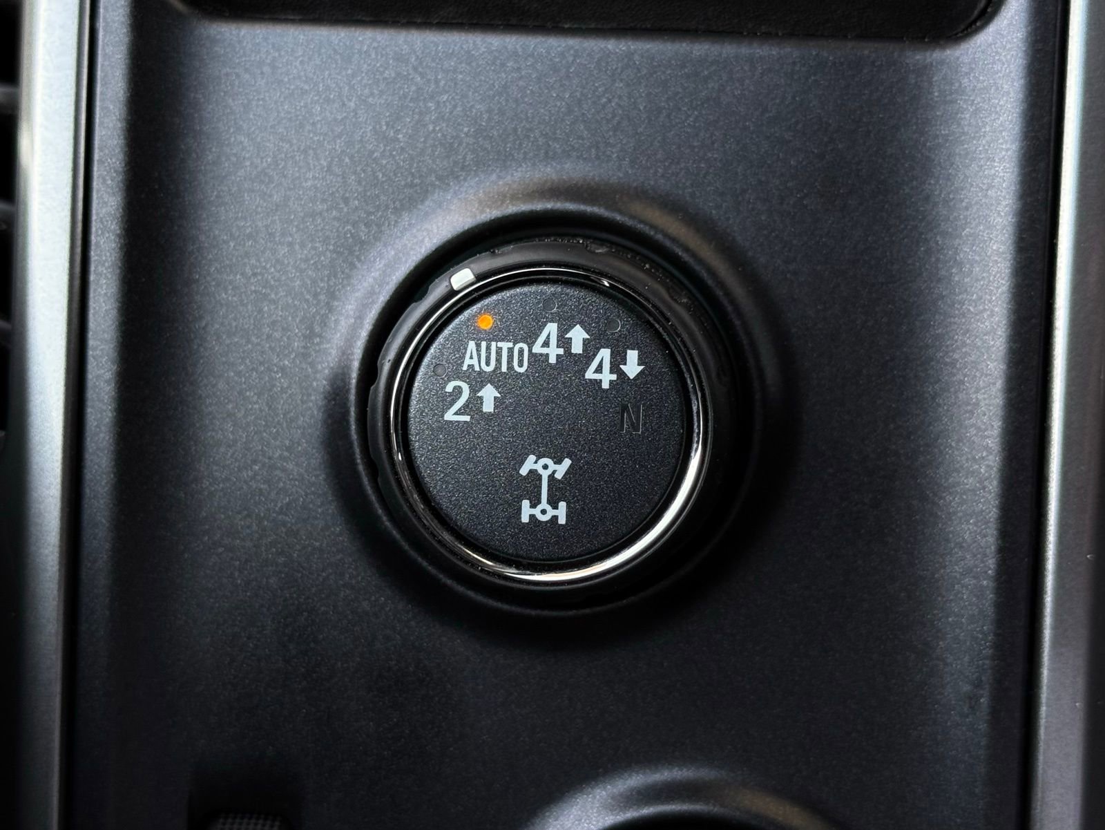 Used 2018 Chevrolet Silverado 1500 LT w/ All Star Edition AWD/4WD image 37